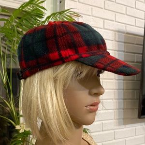 GAP HAT  with ear wind covers.